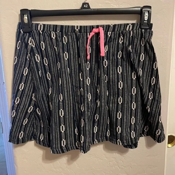 Skort - Picture 1 of 4